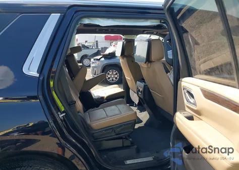 2021 Chevrolet Tahoe 2Wd Premier z USA, uszkodzony, nr VIN 1GNSCSKD0MR260015